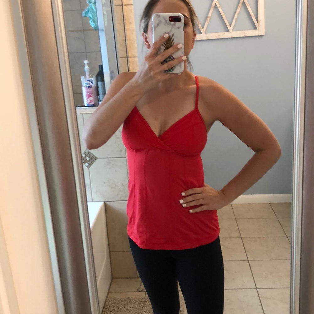 Lululemon top size 6